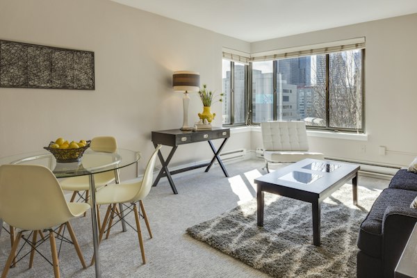 طاولة زجاج — K I F HOME